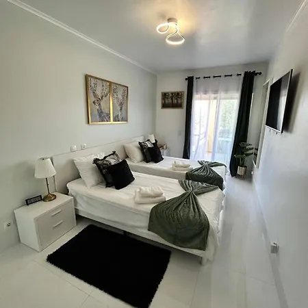 Homestay Amazon And Gray Bedrooms *