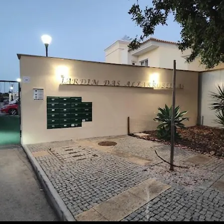 Amazon And Gray Bedrooms Homestay Albufeira